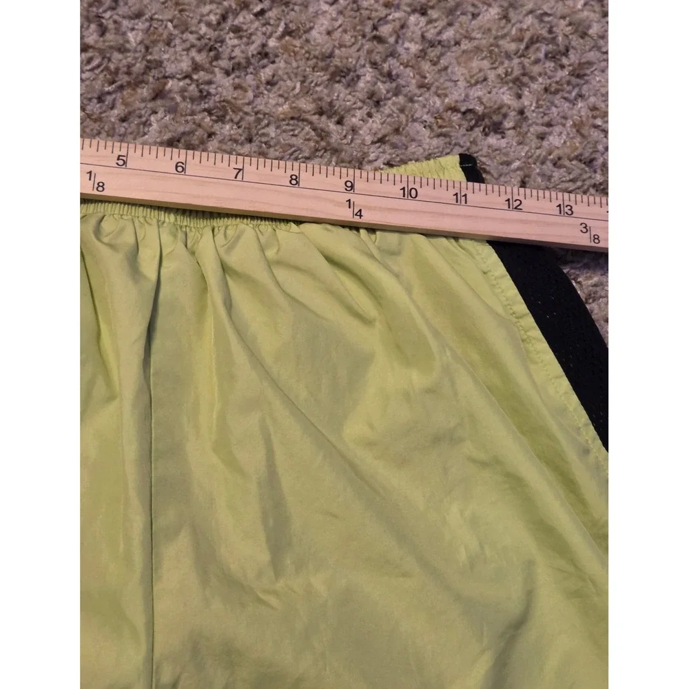 Nike Athletic Lined Pull‎ On Shorts Black Tag Women's Size Large (12-14) Green